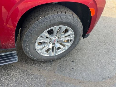 Used 2023 GMC Yukon XL Denali image 34