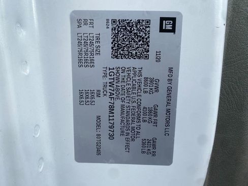 Used 2021 GMC Savana 2500 w/ Driver Convenience Package image 32