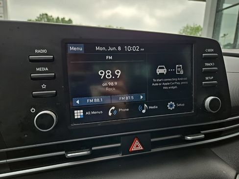 Used 2025 Hyundai Elantra SE FWD image 45