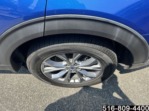 Used 2022 Ford Explorer XLT w/ Equipment Group 202A AWD/4WD image 11