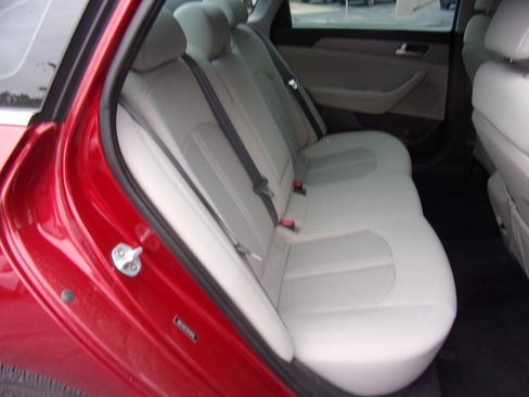 Used 2016 Hyundai Sonata SE image 17