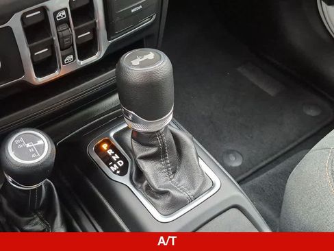 Used 2026 Jeep Wrangler Unlimited Sahara AWD/4WD image 29