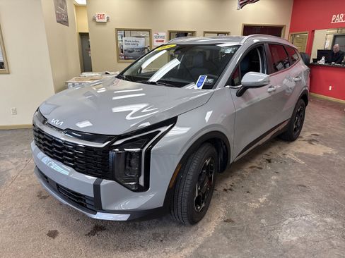 Used 2026 Kia Sportage EX AWD/4WD image 3
