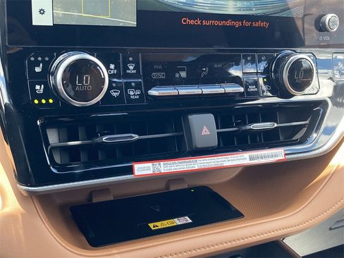 New 2026 Toyota Highlander Platinum image 26