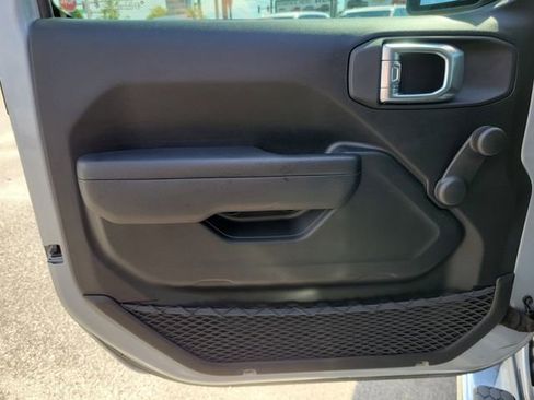 Used 2023 Jeep Wrangler Sport AWD/4WD image 16