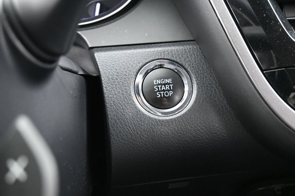 Used 2022 Toyota Camry SE w/ Convenience Package FWD image 29