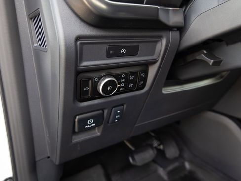 Used 2025 Ford F150 Lariat AWD/4WD image 16