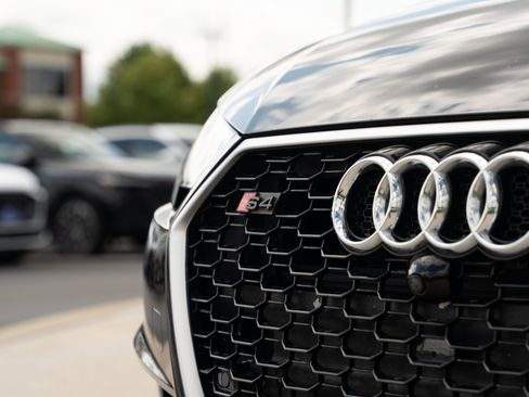 Used 2018 Audi S4 Prestige w/ Prestige Package AWD/4WD image 38