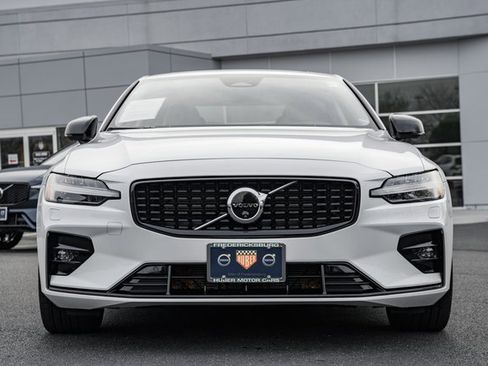 Used 2024 Volvo S60 B5 Plus image 2
