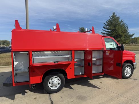 New 2026 Ford E-350 and Econoline 350 Super Duty w/ Power Equipment Group image 2