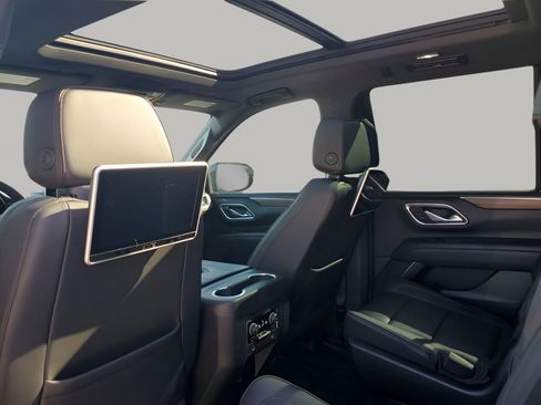 Used 2021 Chevrolet Tahoe High Country w/ Premium Package image 18