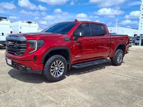 Used 2022 GMC Sierra 1500 AT4 w/ Technology Package AWD/4WD image 23