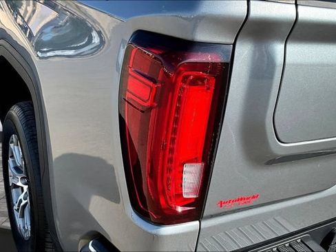 Used 2025 GMC Sierra 1500 SLT AWD/4WD image 25