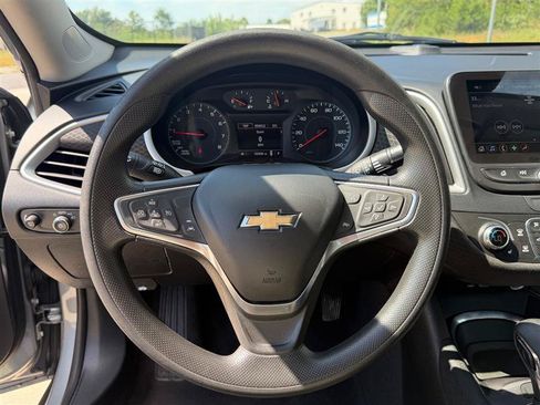 Used 2023 Chevrolet Malibu LT FWD image 9