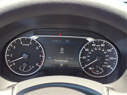 Used 2025 Nissan Altima 2.5 SV FWD image 12