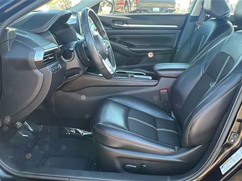 Used 2023 Nissan Altima 2.5 SR image 17