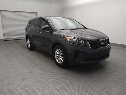 Used 2019 Kia Sorento FWD V6 image 13