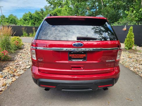 Used 2014 Ford Explorer XLT w/ Equipment Group 202A image 4