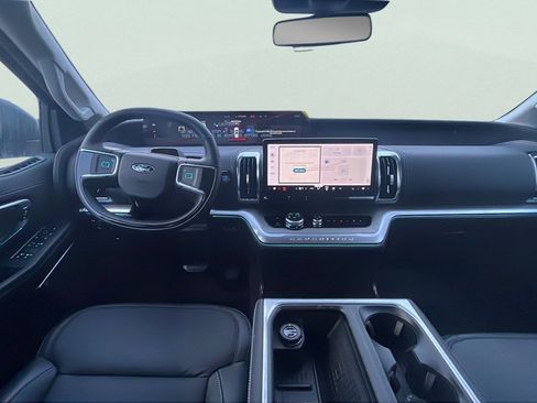 New 2025 Ford Expedition Max Platinum w/ Driver's Package image 9