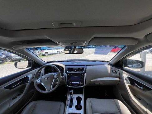 Used 2017 Nissan Altima 3.5 SL FWD image 11