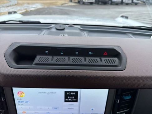 Certified 2022 Ford Bronco Outer Banks w/ Sasquatch Package image 26