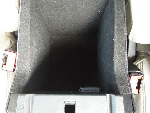 Used 2019 Ford Explorer Platinum image 37