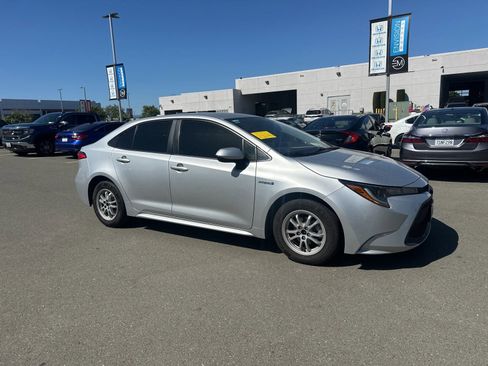 Used 2021 Toyota Corolla LE w/ Carpet Mat Package (TMS) FWD image 1