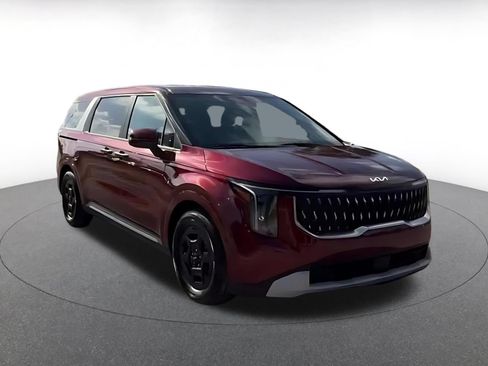 Used 2026 Kia Carnival FWD image 3