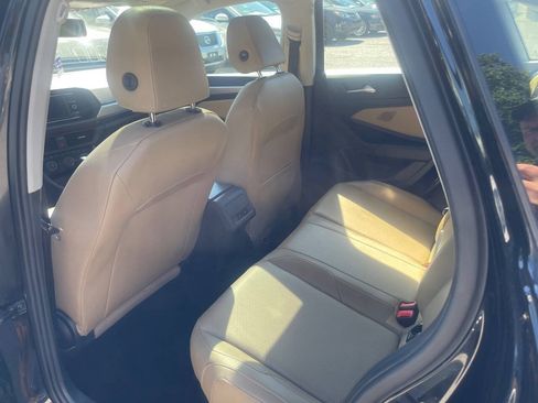 Used 2019 Volkswagen Jetta SE w/ Cold Weather Package FWD image 20