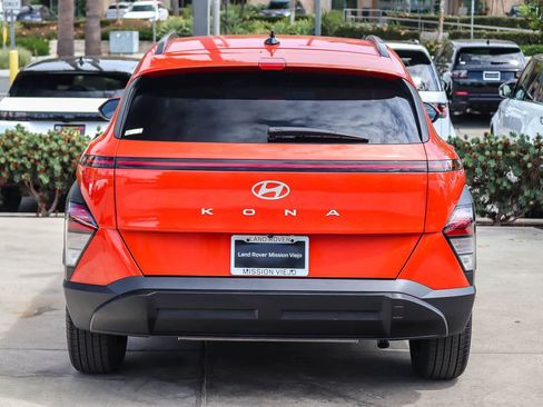 Used 2024 Hyundai Kona SEL w/ Convenience Package FWD image 5