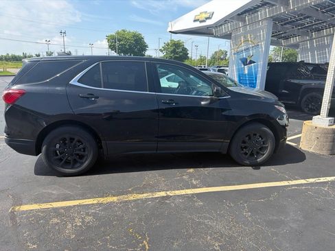 Used 2020 Chevrolet Equinox LT w/ LPO, Floor Liner Package FWD image 4