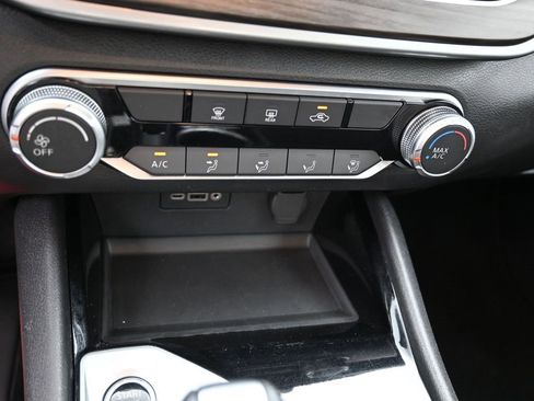 Used 2024 Nissan Altima 2.5 SV image 18