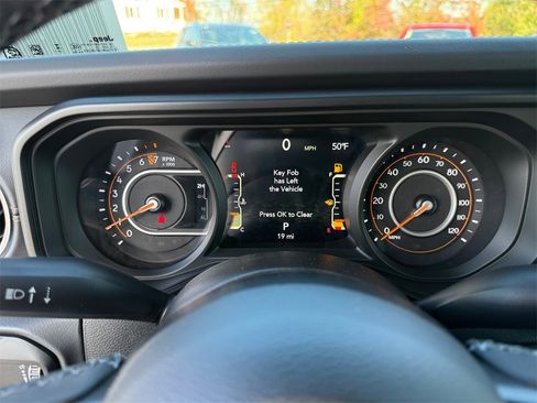 New 2025 Jeep Gladiator Sport image 24