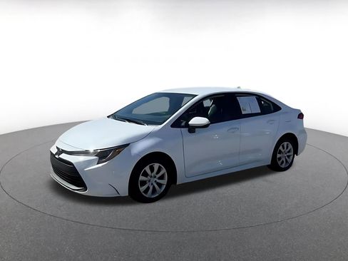 Used 2025 Toyota Corolla LE image 8