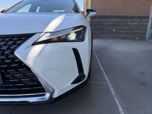 Used 2024 Lexus UX 250h FWD image 11
