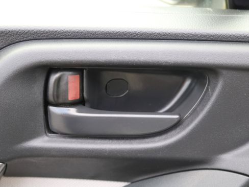 Used 2014 Subaru Forester 2.5i Premium w/ All-Weather Package image 13