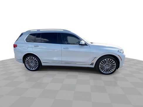 Used 2022 BMW X7 xDrive40i w/ Premium Package AWD/4WD image 3