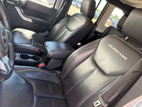 Used 2015 Jeep Wrangler Unlimited Rubicon AWD/4WD image 2