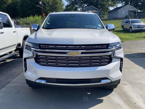 Used 2021 Chevrolet Tahoe Premier w/ Premium Package RWD image 2