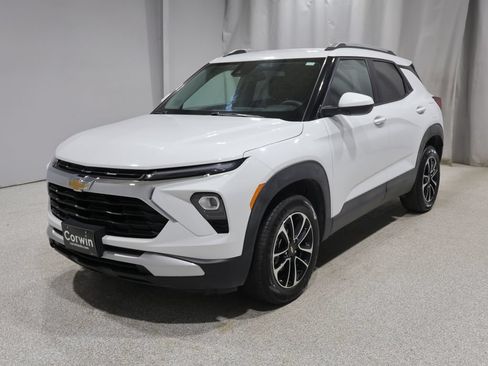 Used 2025 Chevrolet TrailBlazer LT AWD/4WD image 7