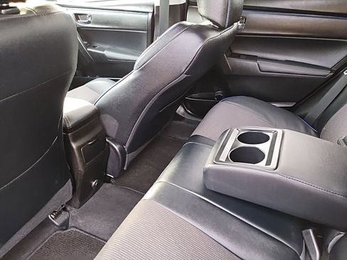 Used 2017 Toyota Corolla SE image 25