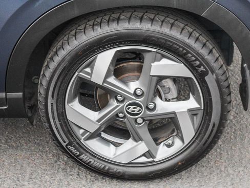 Used 2020 Hyundai Venue image 8