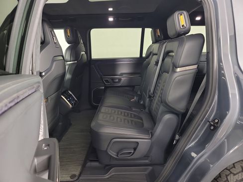 Used 2022 Rivian R1S Launch Edition image 21