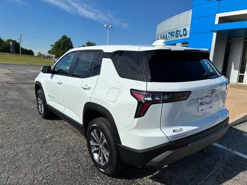 New 2026 Chevrolet Equinox LT FWD image 8