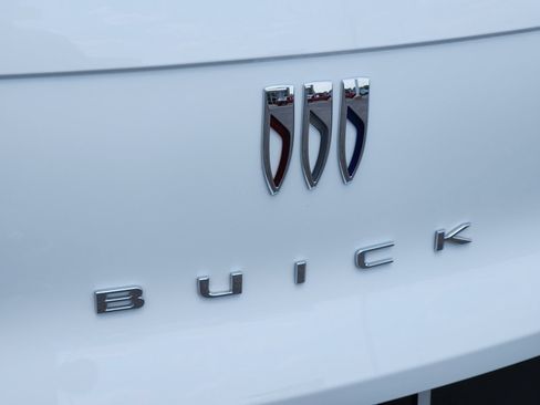 Used 2025 Buick Envista Preferred w/ Convenience II Package FWD image 12