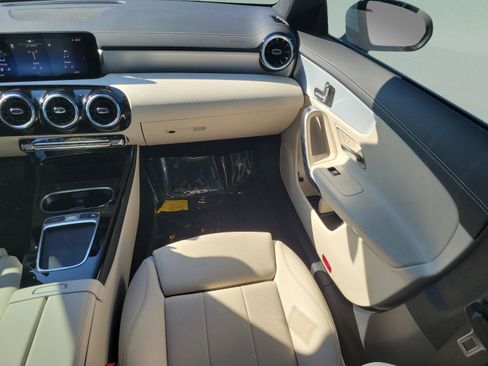 Certified 2025 Mercedes-Benz CLA 250 image 10