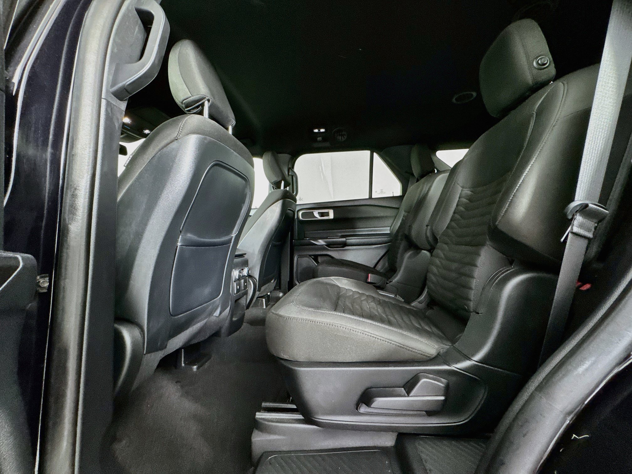 Used 2020 Ford Explorer XLT AWD/4WD image 22