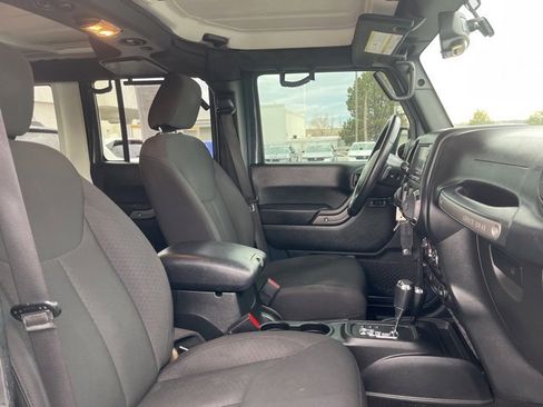Used 2018 Jeep Wrangler Unlimited Sport S image 24