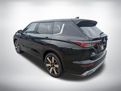 New 2025 Mitsubishi Outlander SE image 5