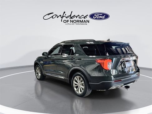 Used 2022 Ford Explorer XLT w/ Equipment Group 202A image 6